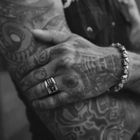 Anillo de daga de Chrome Hearts