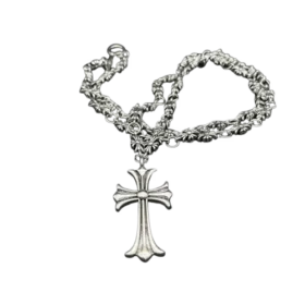 Collares de estilo Chrome Hearts chapados en plata