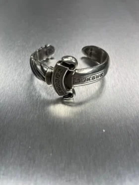 Pulseras Dagger de Chrome Hearts 