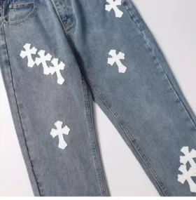Vaqueros con Cross Patch de Chrome Hearts